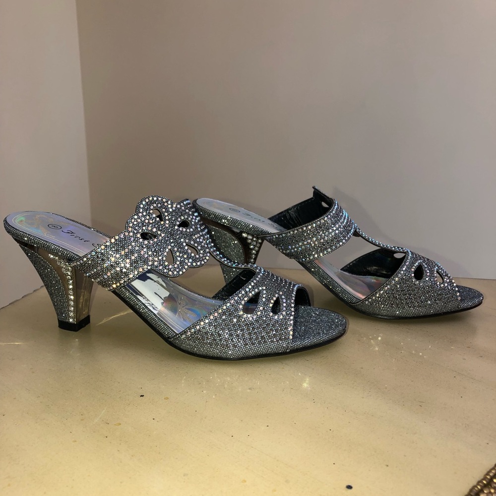 Women’s First Sight sandals, Size 8